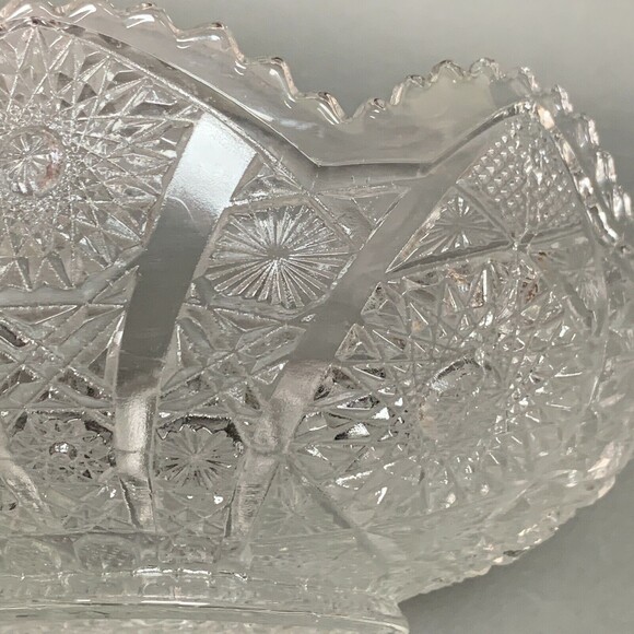 Vintage Imperial Glass Clear Large Bowl Daisy & Button Sawtooth Edge - Picture 8 of 8